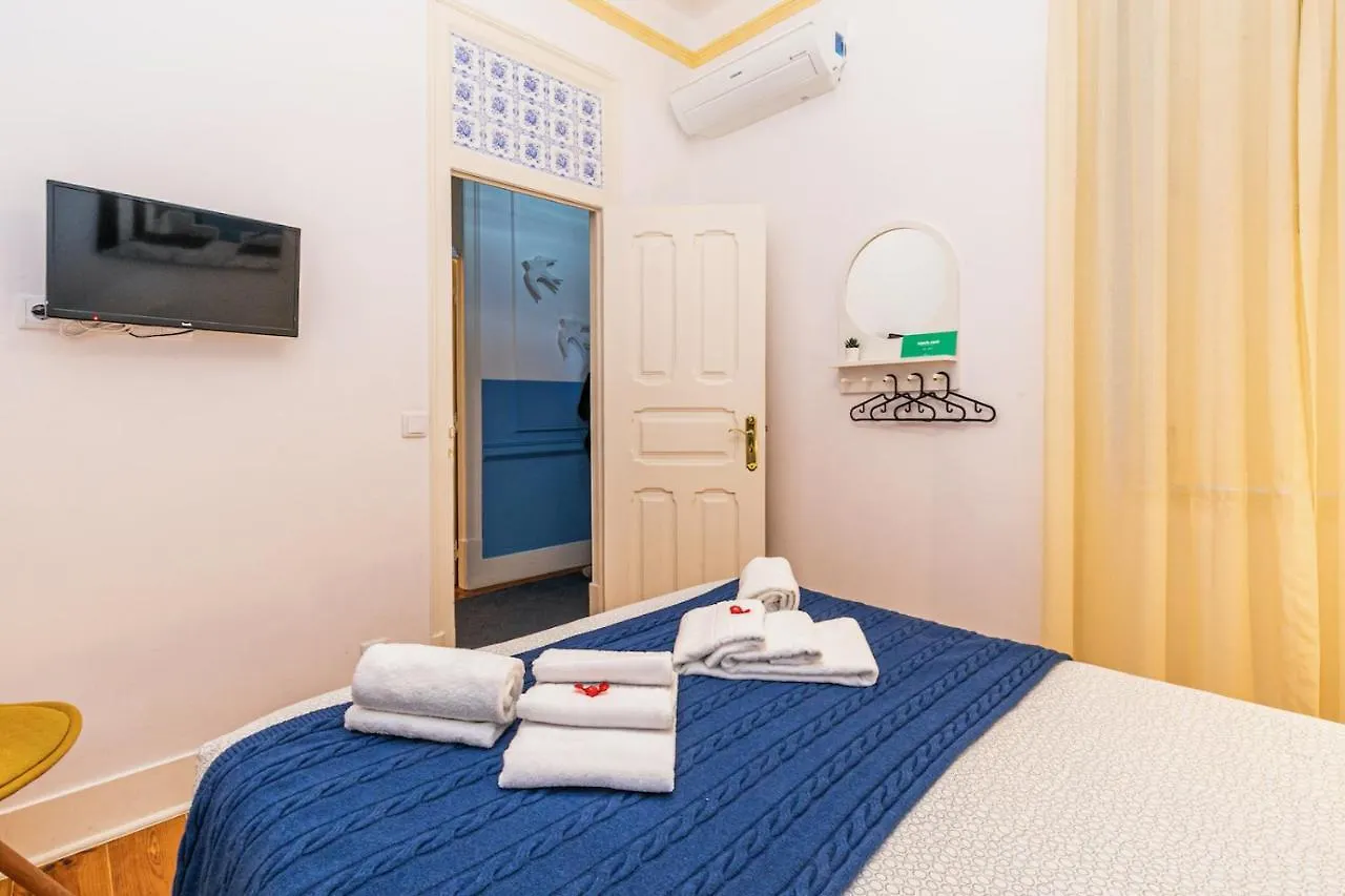 Rainbow Guesthouse 56 Lisbon Portugal