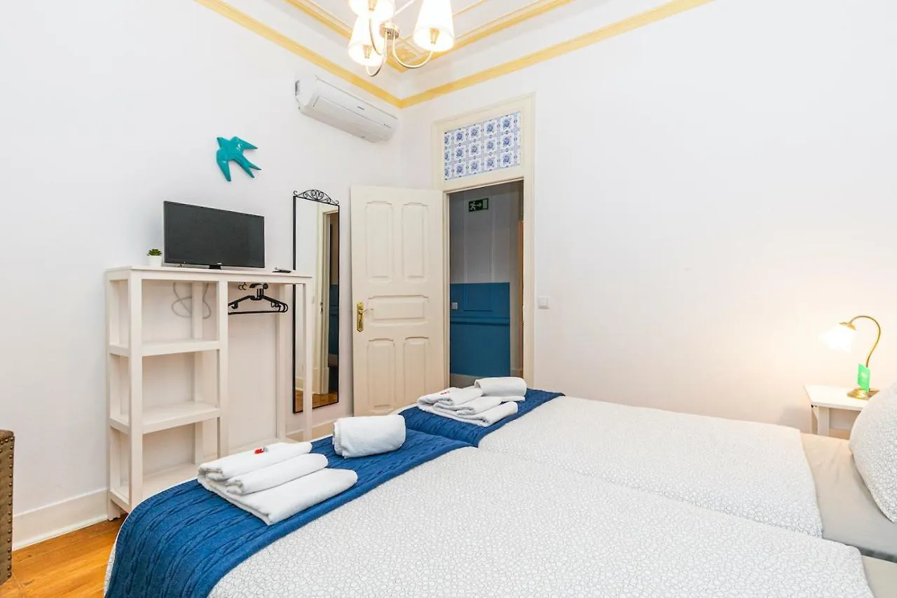 Rainbow Guesthouse 56 Lisbon Guest house